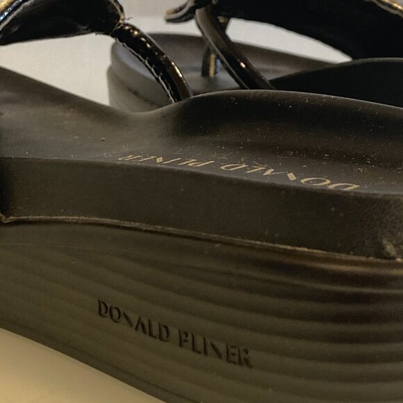 Donald Pliner sandals with intricate beadings. Size 5.0 - Picture 9 of 12